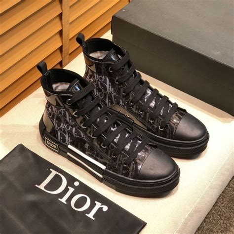 men dior chain|christian dior men's boots.